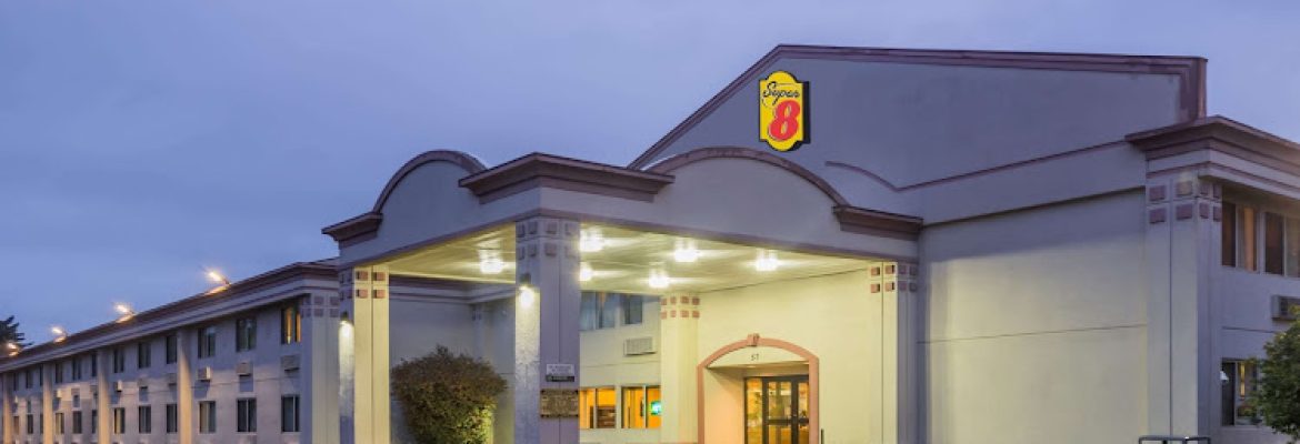 Super 8 by Wyndham Hartford