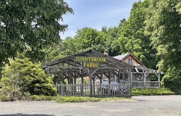 Sunnybrook Farms Garden Center
