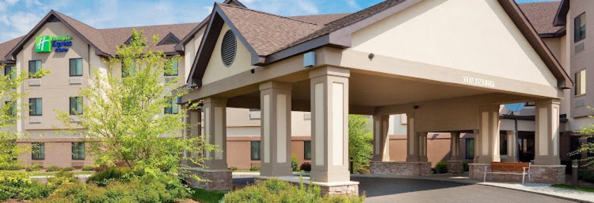 Holiday Inn Express & Suites Bradley Airport by IHG