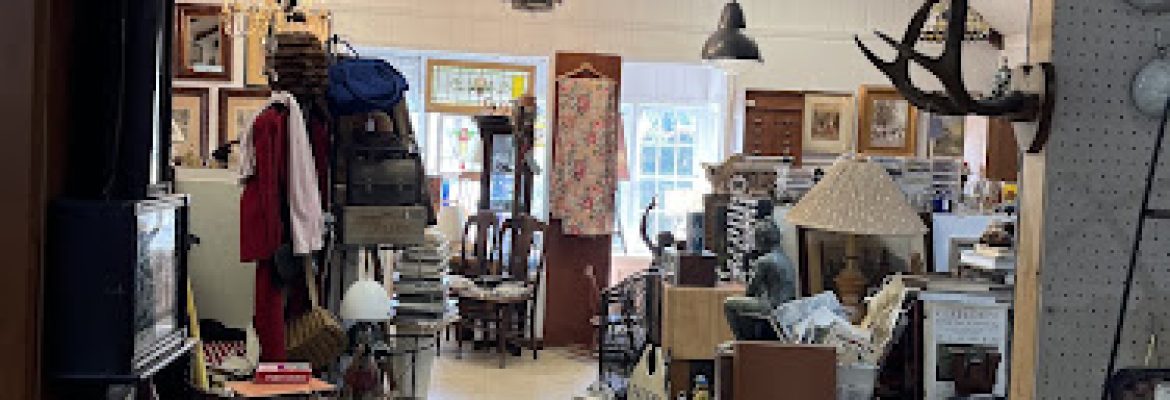 Lee’s Antique Center