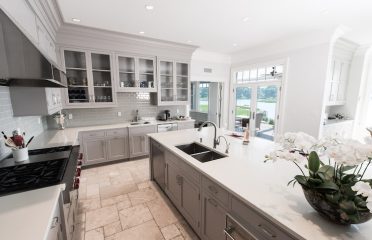 Custom Furniture & Design LLC
