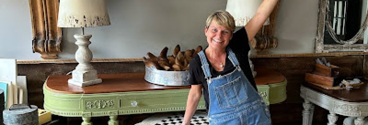 Chic Furniture – Vintage, Custom Furniture Store & Restoration by Laura