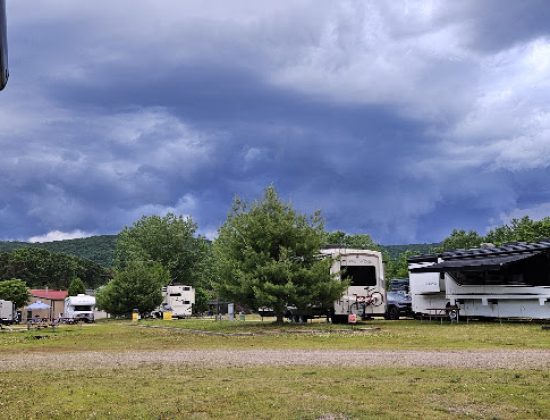 Lake Compounce Campground Visitor Parking