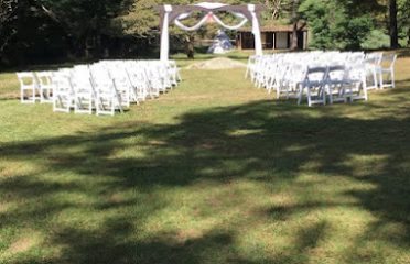 Tamarack Lodge & Glamping Resort CT