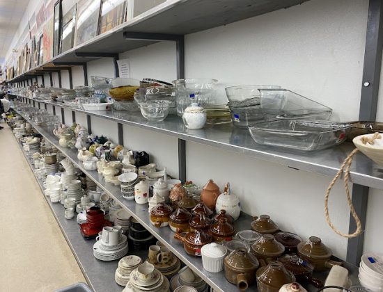 Red White & Blue Thrift Store – Waterbury