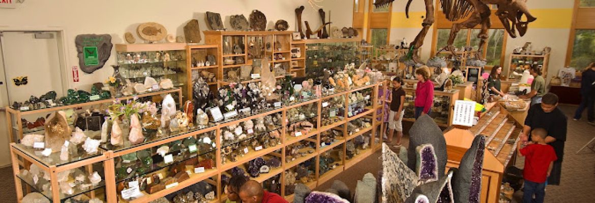 A to Z Mineral Shop at Nature’s Art Village