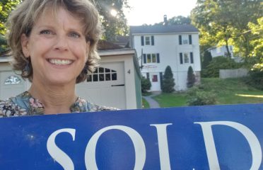 Sally Albrecht, Coldwell Banker Realty