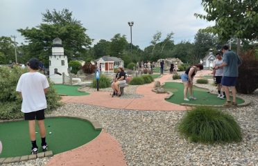 Mini-Golf at Saybrook Point