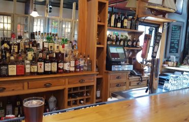 Lisa’s Crown & Hammer Restaurant & Pub