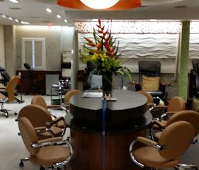 Posh Spa & Nail Darien | Mani, Pedi, Facials, Eyelashes, Waxing