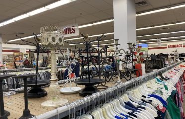 Red White & Blue Thrift Store – Waterbury