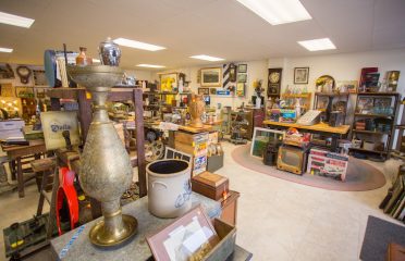 Turnpike Antiques & Vintage