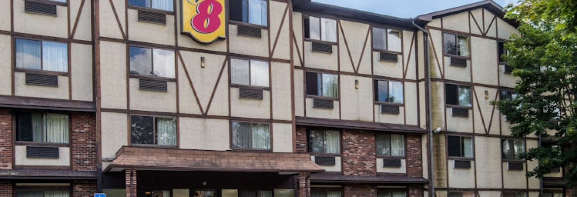 Super 8 by Wyndham Groton
