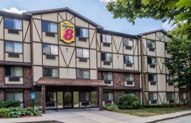 Super 8 by Wyndham Groton