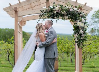 Weddings and Events at Priam Vineyards