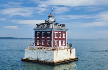 Cross Sound Lighthouse Cruises