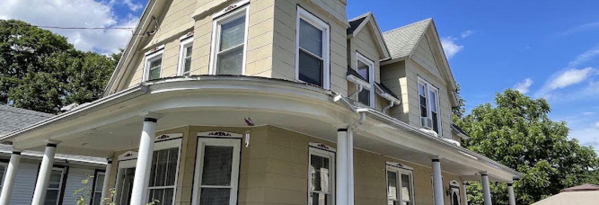Realtor Mike Ortiz