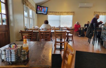 Avon Country Deli