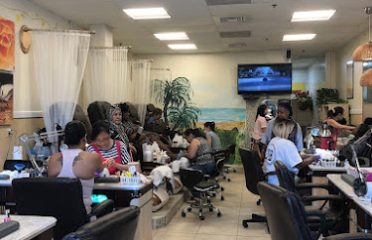 Tracey’s Nail Salon
