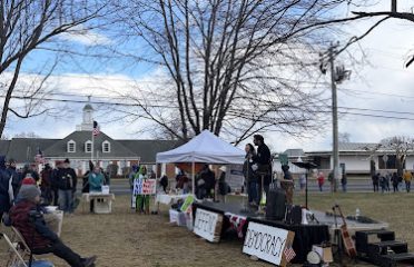 Suffield town green