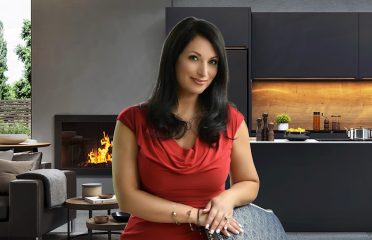Mela Veltri Case, Realtor