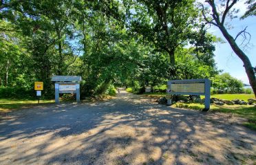 Bluff Point State Park