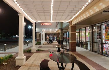 The Plaza at Buckland Hills