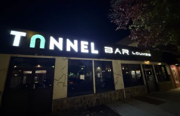 Tunnel bar lounge