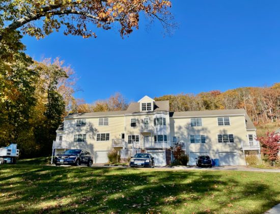 The Hills at River View – Townhouse Apartments