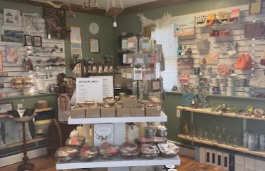 Lynn’s Craft Cubby & Gifts