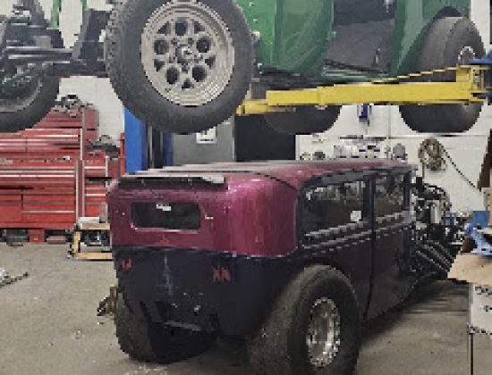 G & J Auto Body Inc