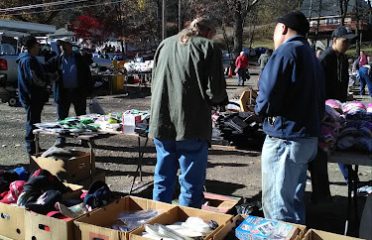 Redwood Country Flea Market