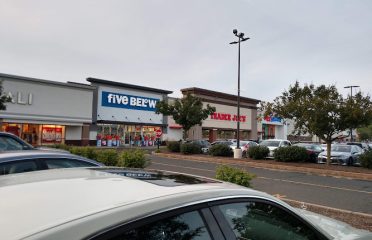 The Plaza at Buckland Hills