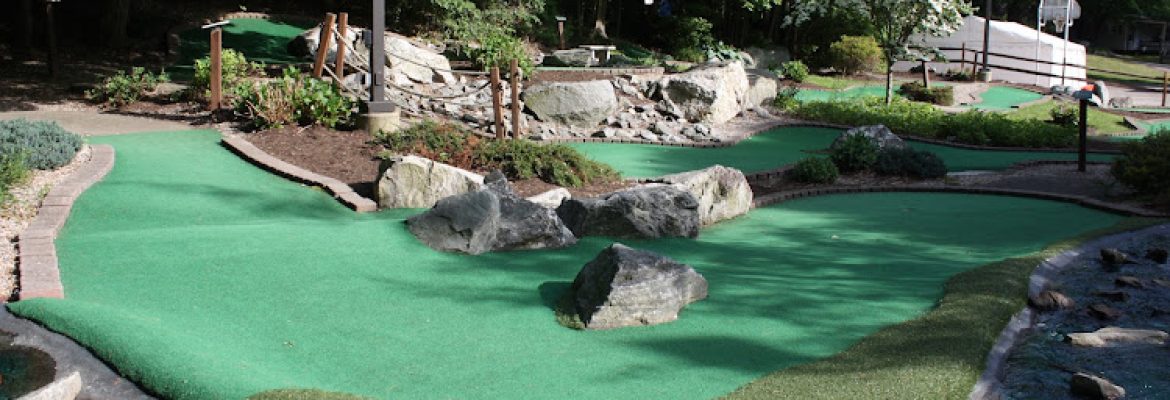 Knolls & Holes Miniature Golf & Ice Cream