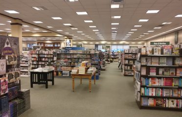 Barnes & Noble Waterbury