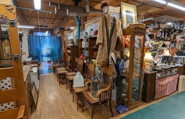 Flea Market at the Crossing