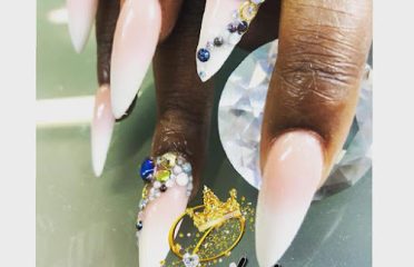 Clary Nails