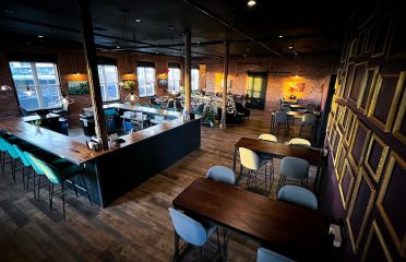 The Queen’s Lounge at Armada Brewing