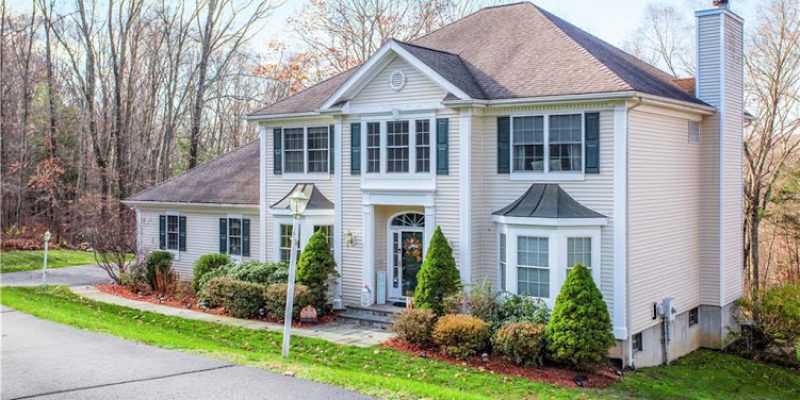 Mensah Robinson – Coldwell Banker Realty