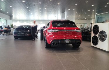 New Country Porsche Greenwich Service Center