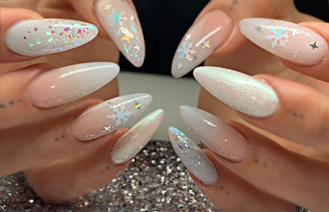 D’Lux Nails & Spa