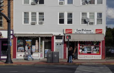 Los Primos Mini Market