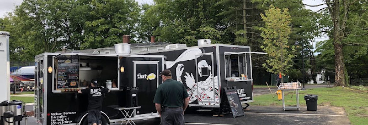 Dave’s Mobile Planet Pizza