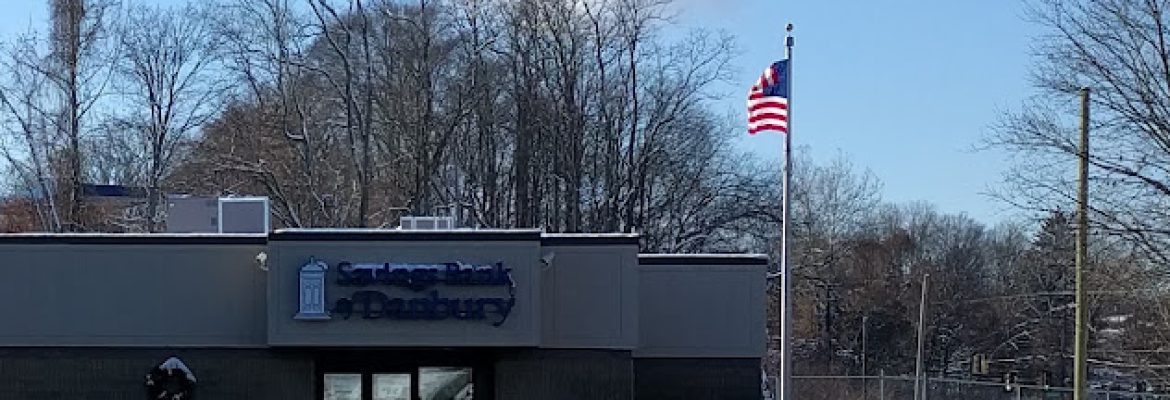 Ives Bank – Danbury: Plumtrees Plaza