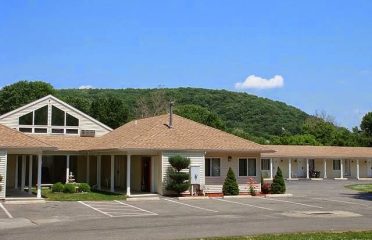 The Rocky River Inn