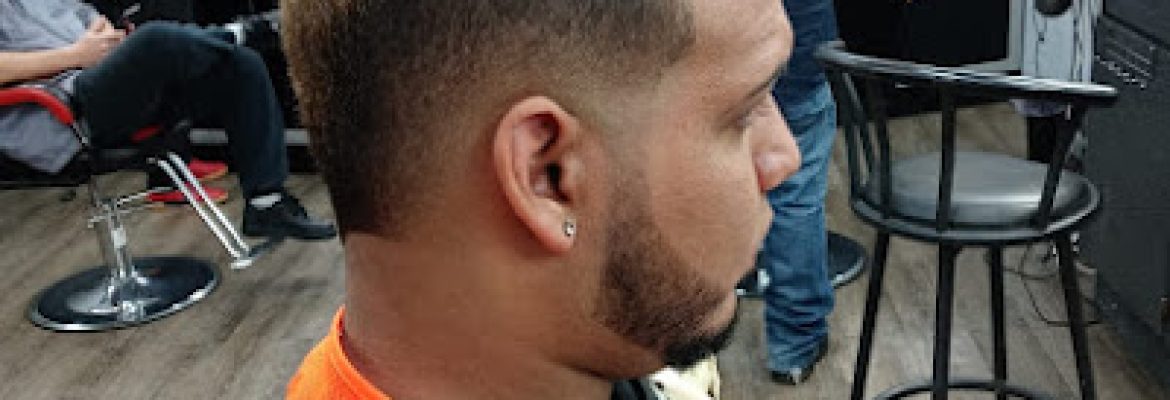Hector’s BARBER SHOP
