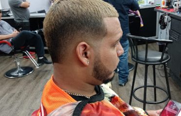 Hector’s BARBER SHOP