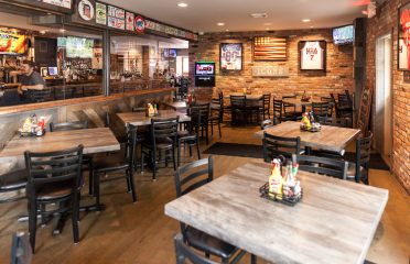 Icons Sports Bar & Grill