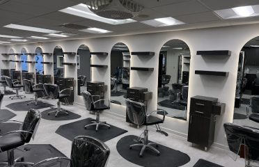Andre Phillips A Salon