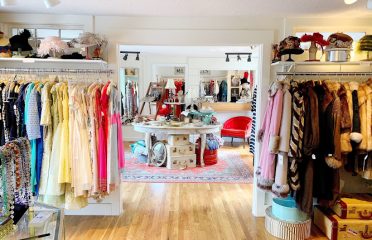 Tova’s Vintage Shop